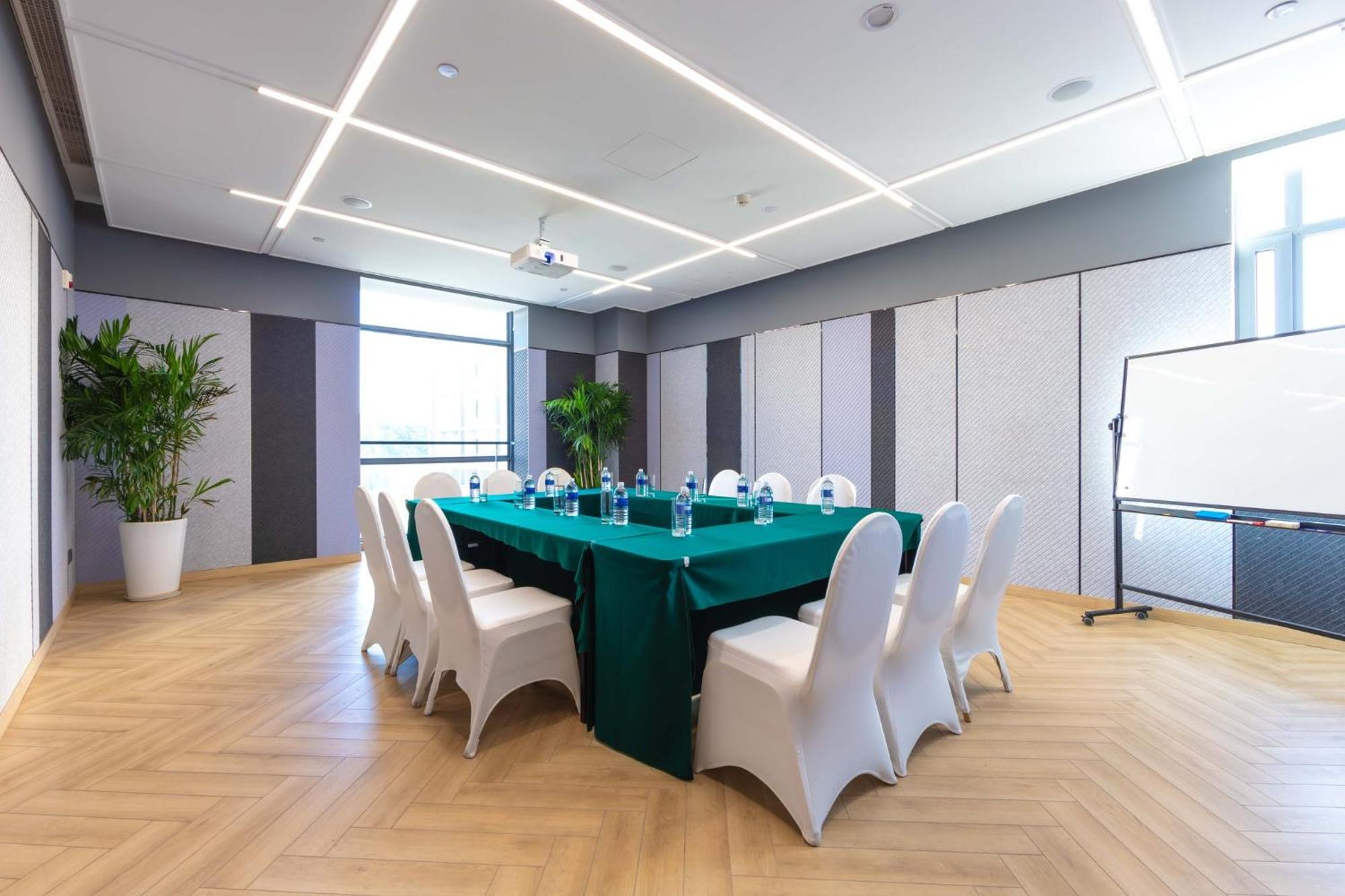 Holiday Inn Express Shanghai Pudong Airport By Ihg Kültér fotó